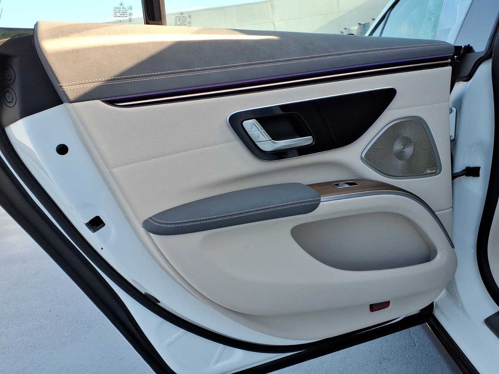 Certified Used 2023 Polar White Mercedes-Benz EQS450V image 17