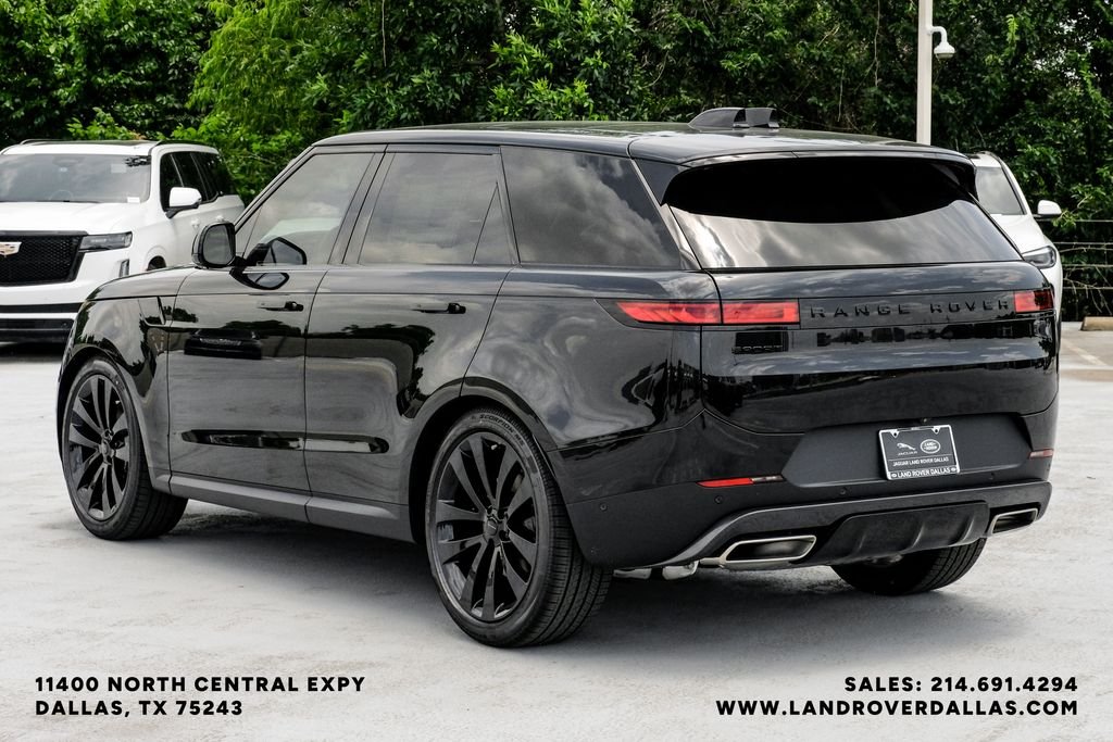 New 2026 Santorini Black Metallic Land Rover SE image 12