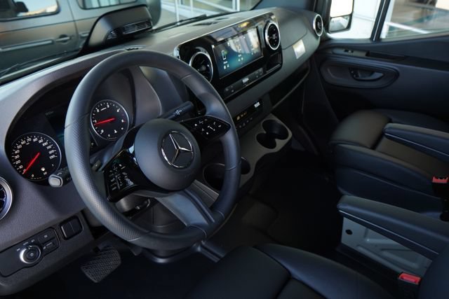 New 2025 Pebble Gray Mercedes-Benz Cargo 144 WB image 43