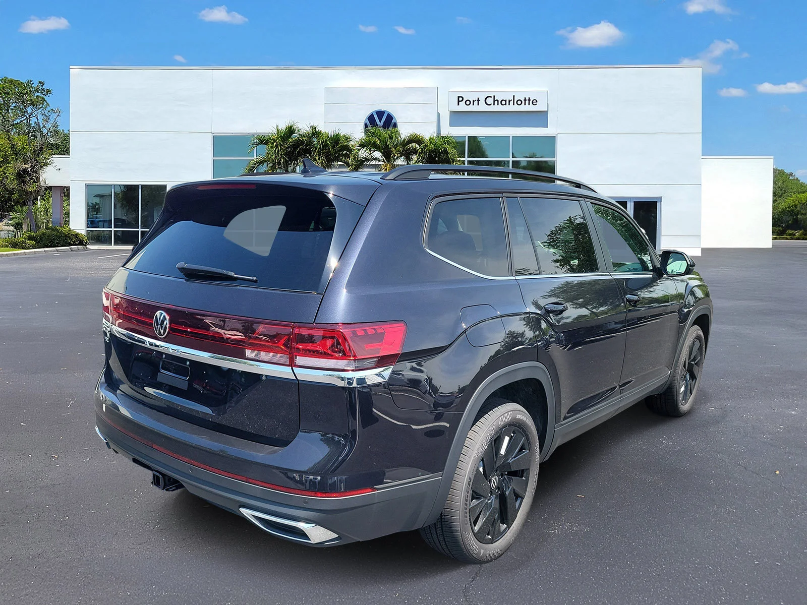 New 2026 Black Volkswagen SE w/Technology image 33