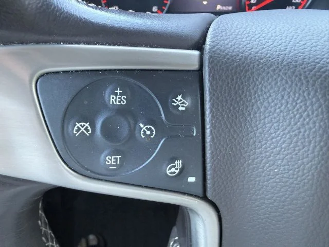 Used 2015 Onyx Black GMC Denali image 23