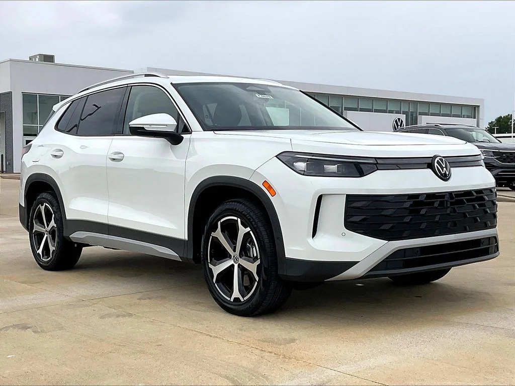 New 2026 White Volkswagen 2.0T SE image 1