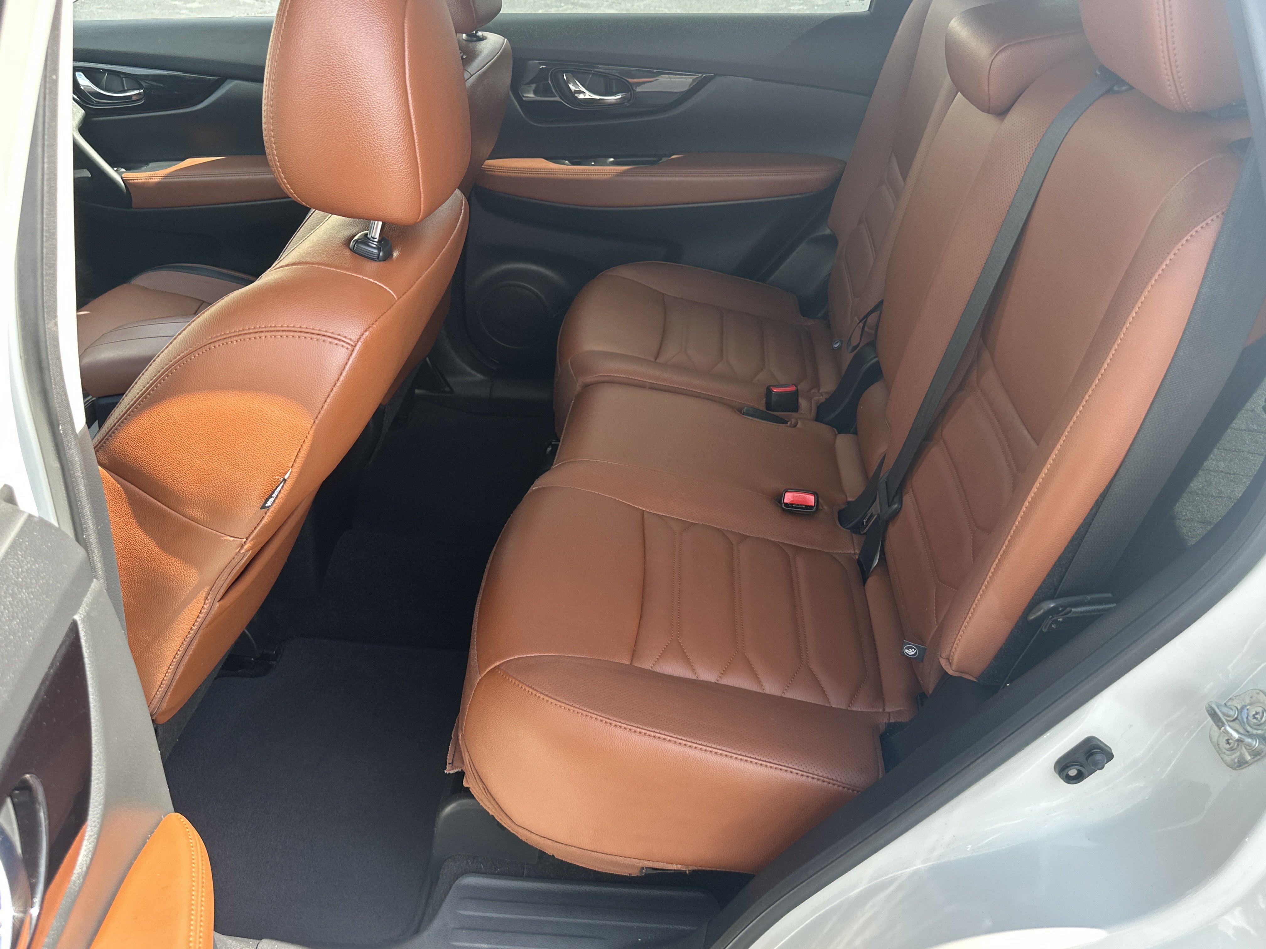 Used 2019 Pearl White Tricoat Nissan SL image 21