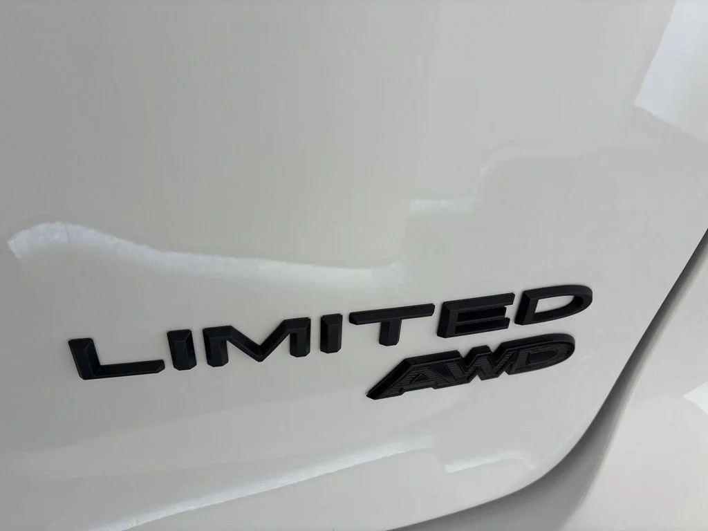 New 2026 White Chrysler Limited image 37