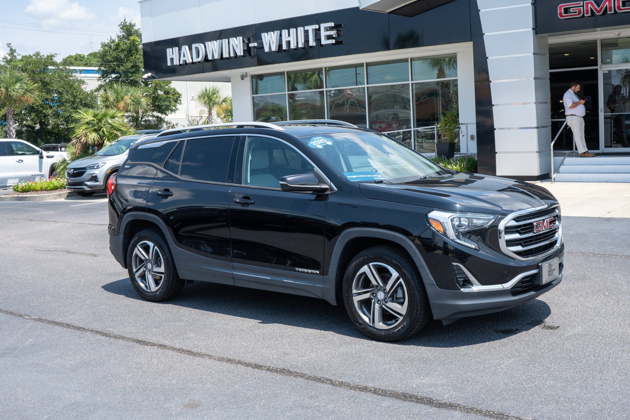 Used 2020 Ebony Twilight Metallic GMC SLT image 1