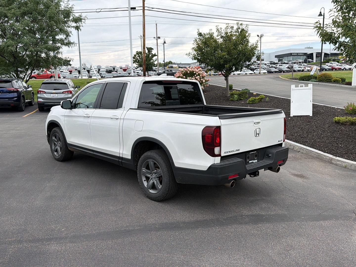 Used 2023 Platinum White Pearl Honda  image 4