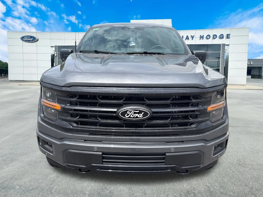 New 2026 Carbonized Gray Metallic Ford XLT image 9