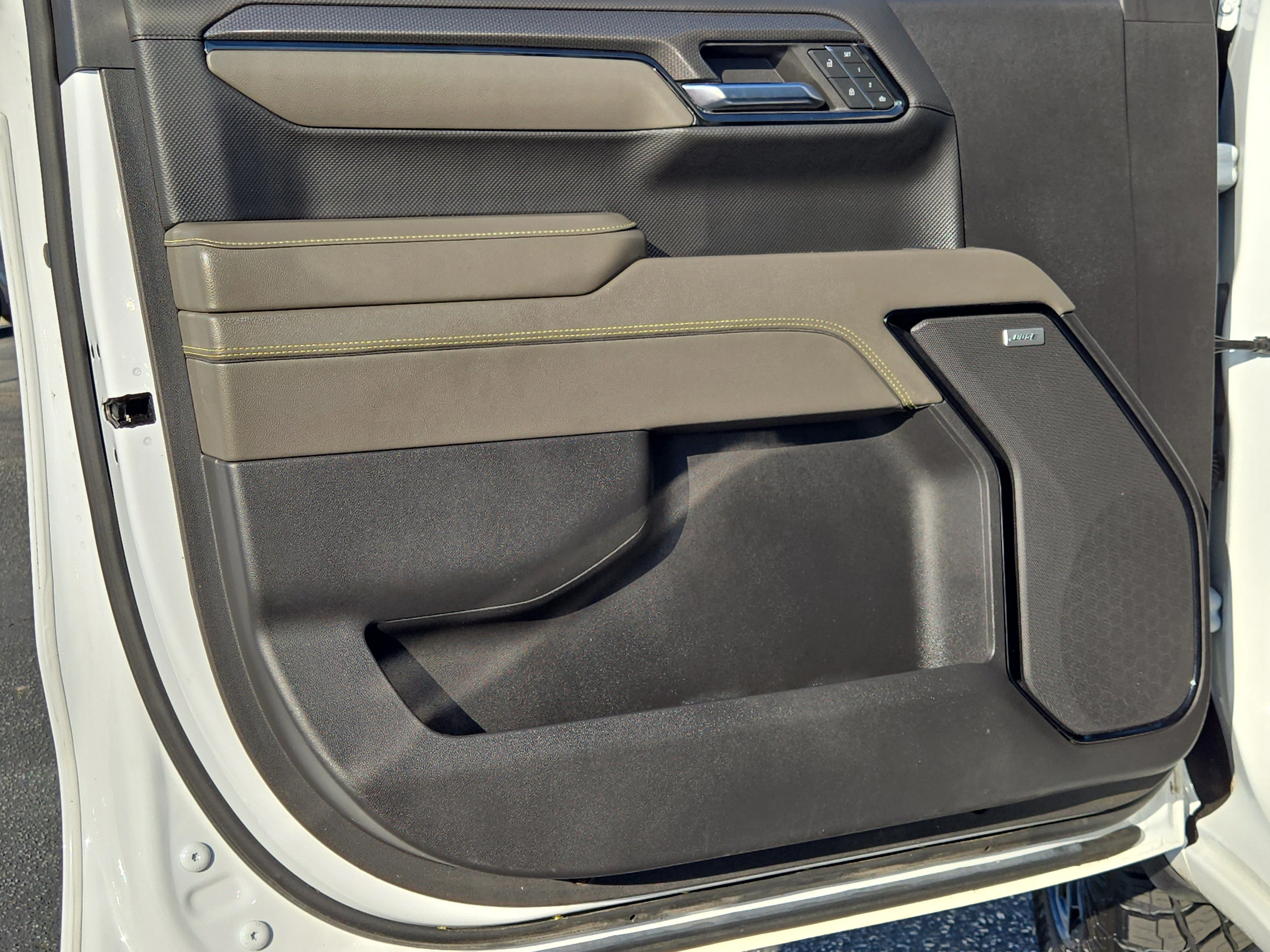 Used 2024 Summit White Chevrolet ZR2 image 19