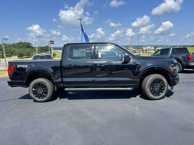 New 2026 Agate Black Metallic Ford XLT image 2
