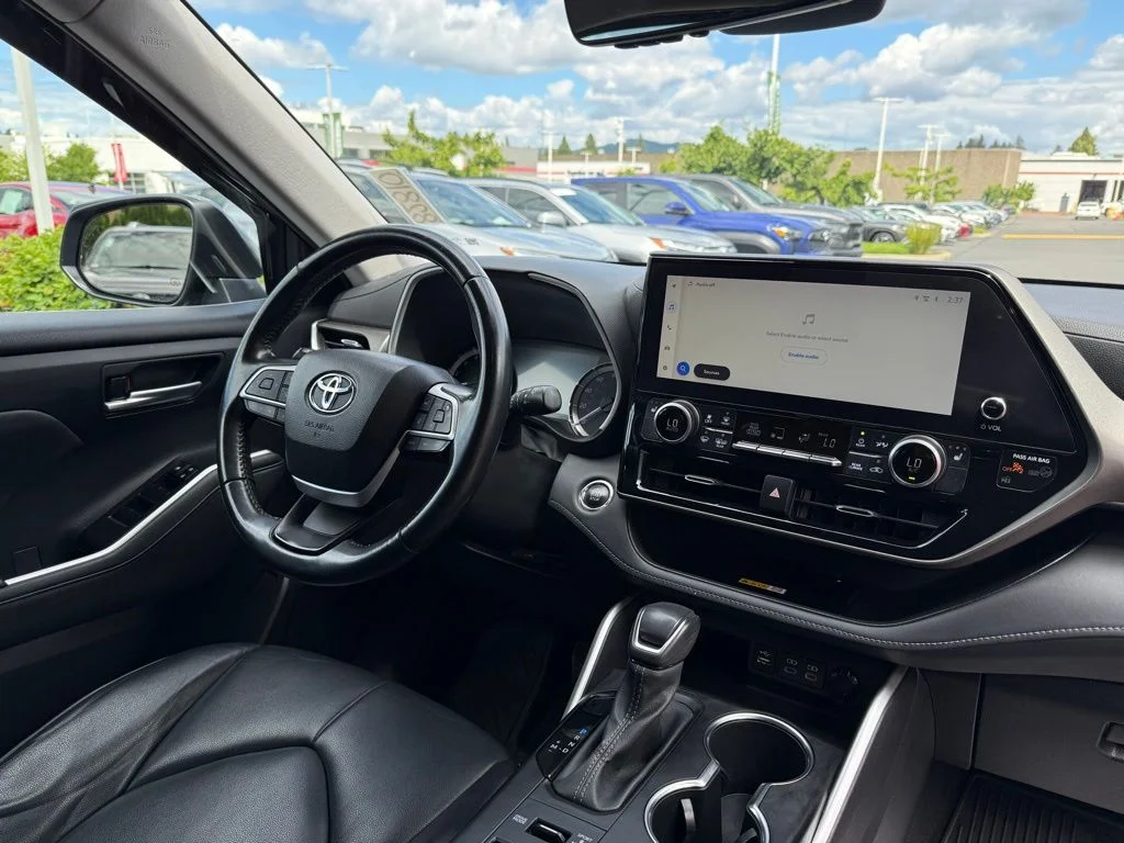 Used 2023 Gray Toyota XLE image 21