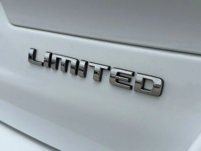 Used 2022 White Jeep Limited image 35