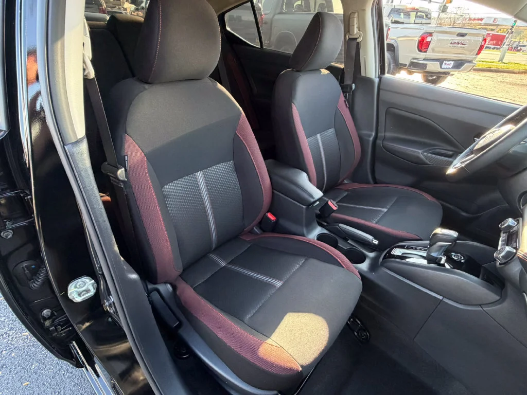 2025 Nissan Versa Sedan SR - Photo 17