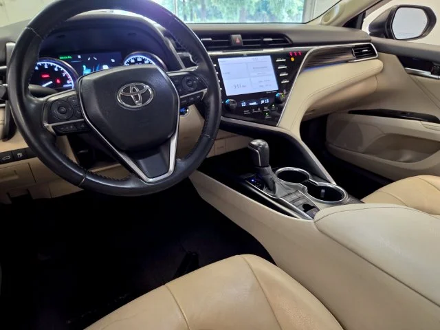 Used 2018 Brown Toyota XLE image 15