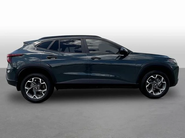 Used 2025 Gray Chevrolet LT image 8