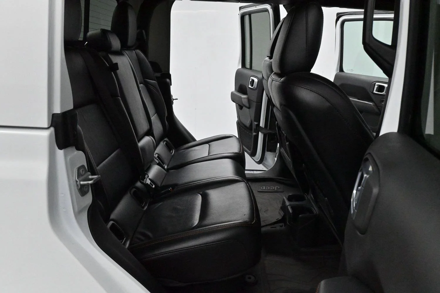 Used 2022 Bright White Clearcoat Jeep Mojave image 29