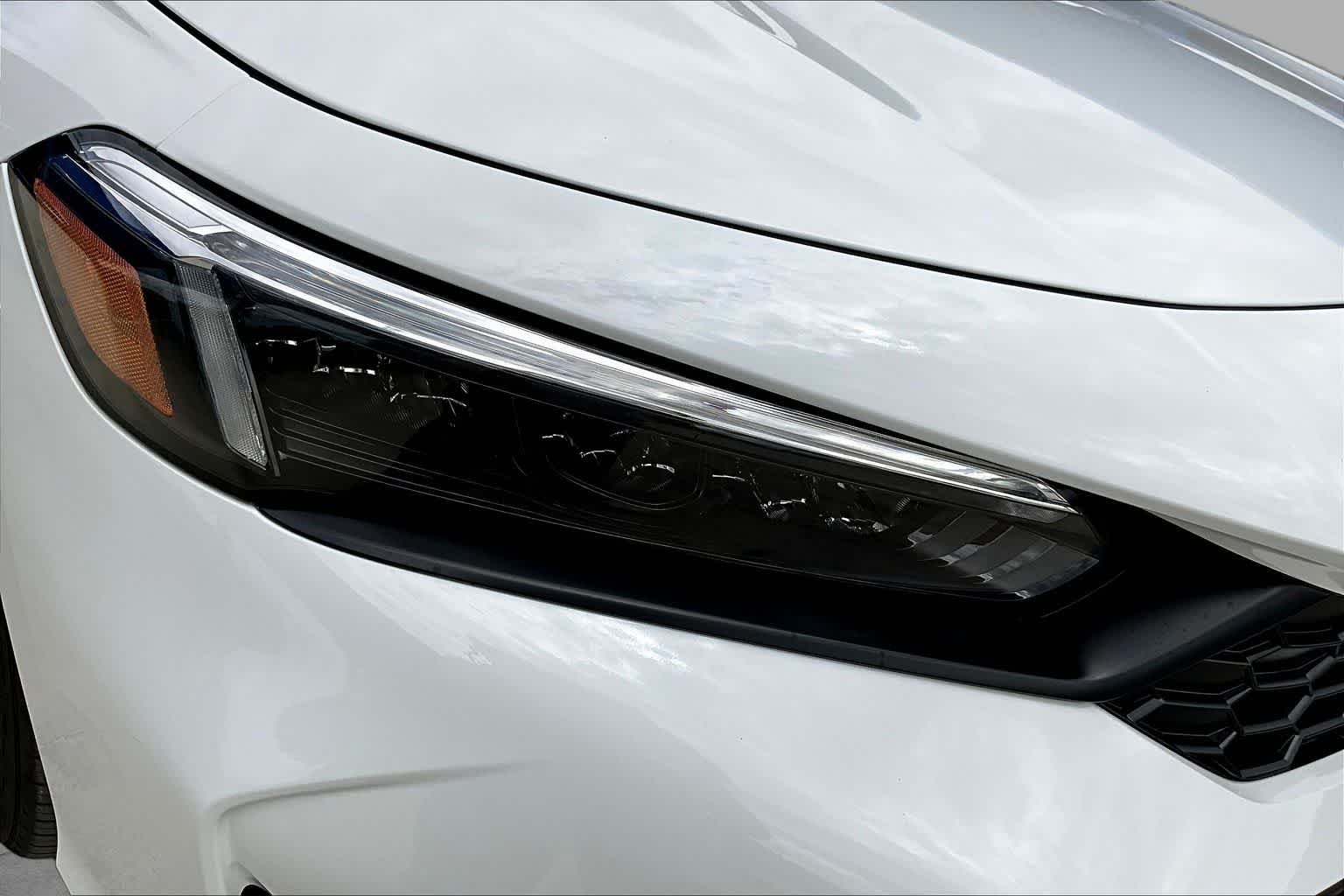 New 2026 Platinum White Pearl Honda FWD Sport image 13