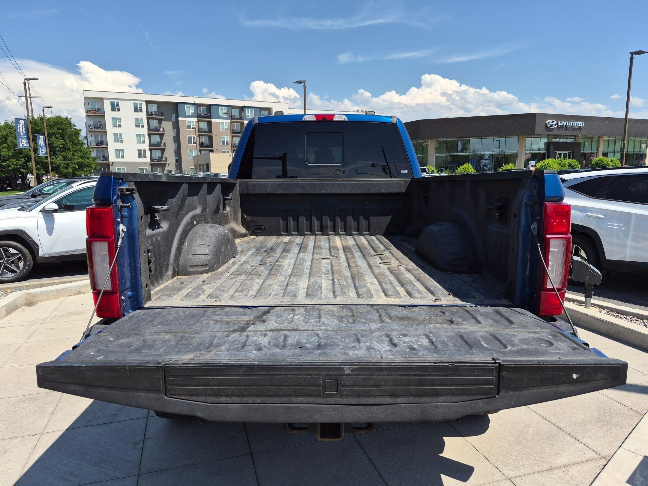 Used 2022 Blue Metallic Ford LARIAT image 28