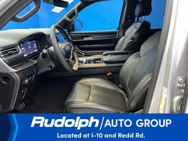 Used 2024 Silver Jeep Base image 9