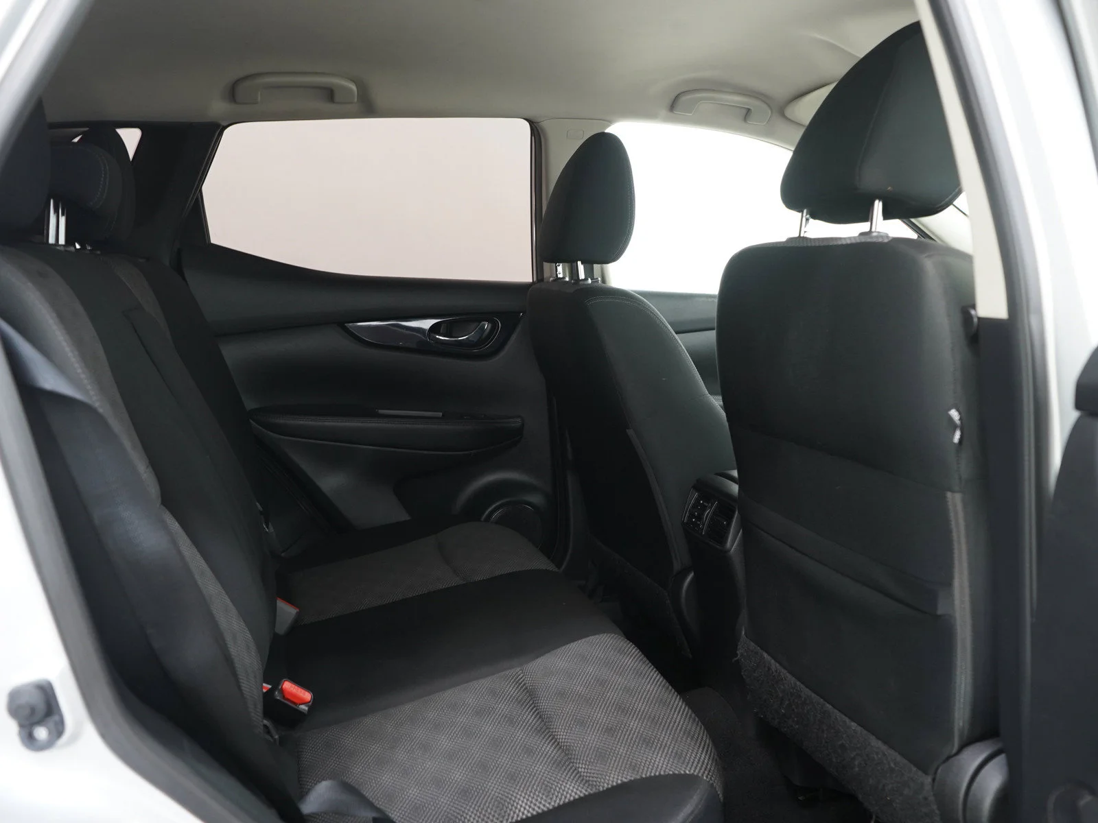 Used 2017 Brilliant Silver Nissan SV image 13