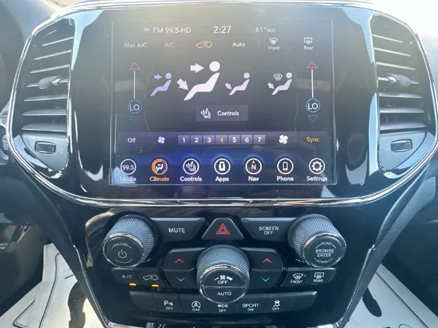Used 2020 White Jeep Laredo image 22