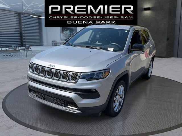 2023 Jeep Compass Latitude Lux