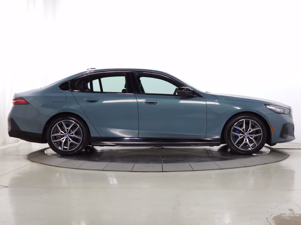 Used 2024 Green Metallic BMW M60 image 12