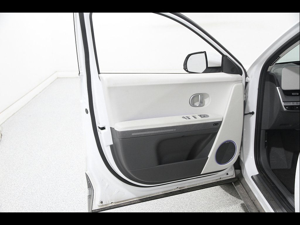 2024 Hyundai IONIQ 5 Limited - Photo 4