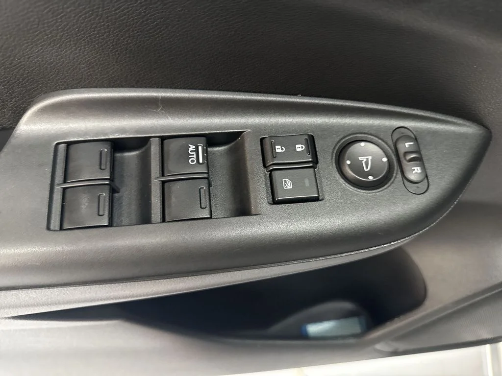 Used 2017 Lunar Silver Metallic Honda EX-L image 14