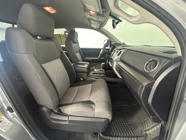 Used 2015 Silver Toyota SR5 image 34
