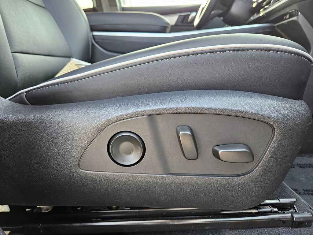 2025 Buick Enclave Preferred - Photo 15