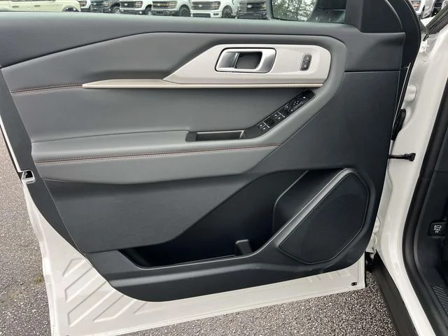 New 2026 Star White Metallic Tri-Coat Ford Active 100A image 12