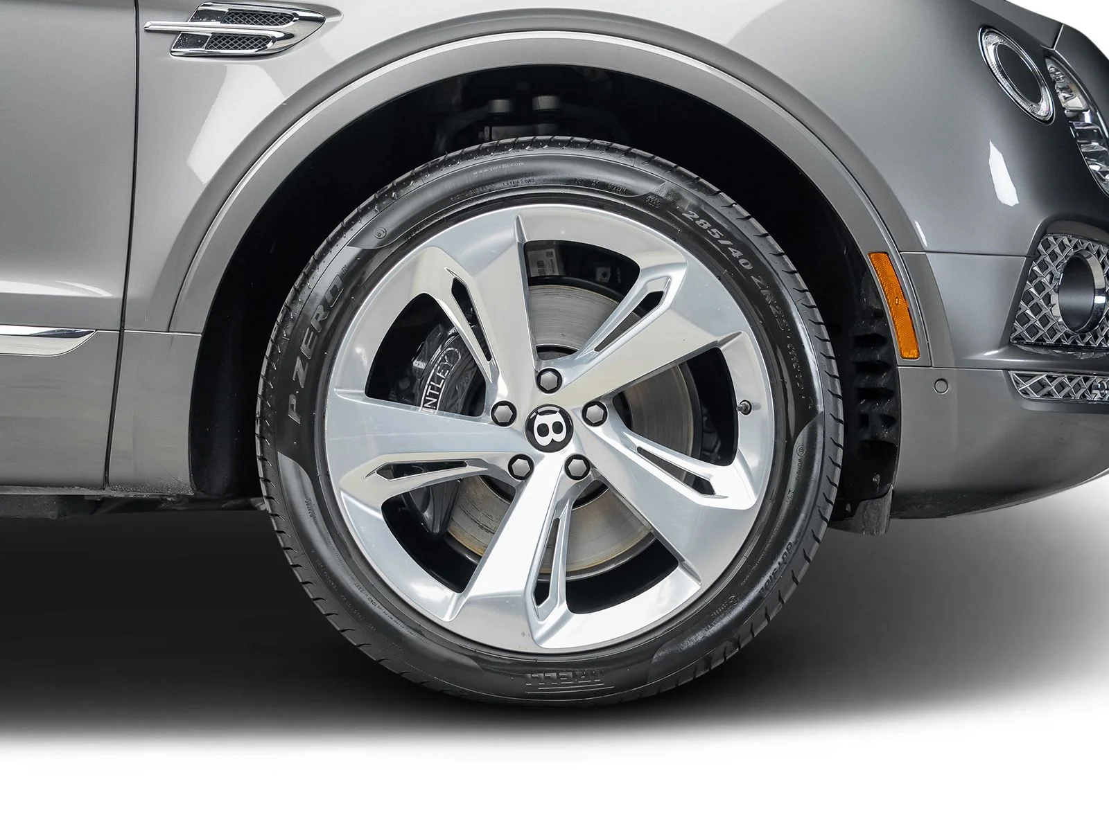 Used 2018 Gray Bentley W12 image 25