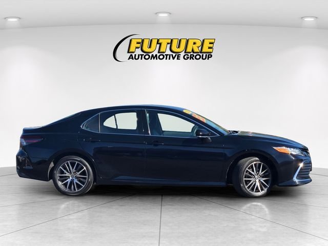 Used 2024 Black Toyota XLE image 3