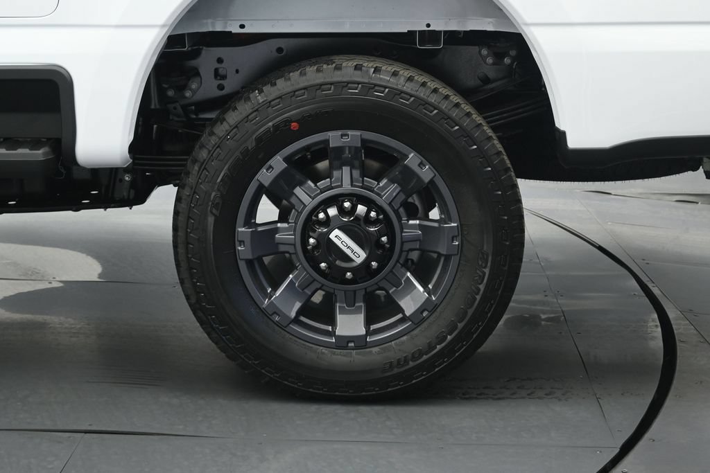 New 2026 Oxford White Ford XL image 18