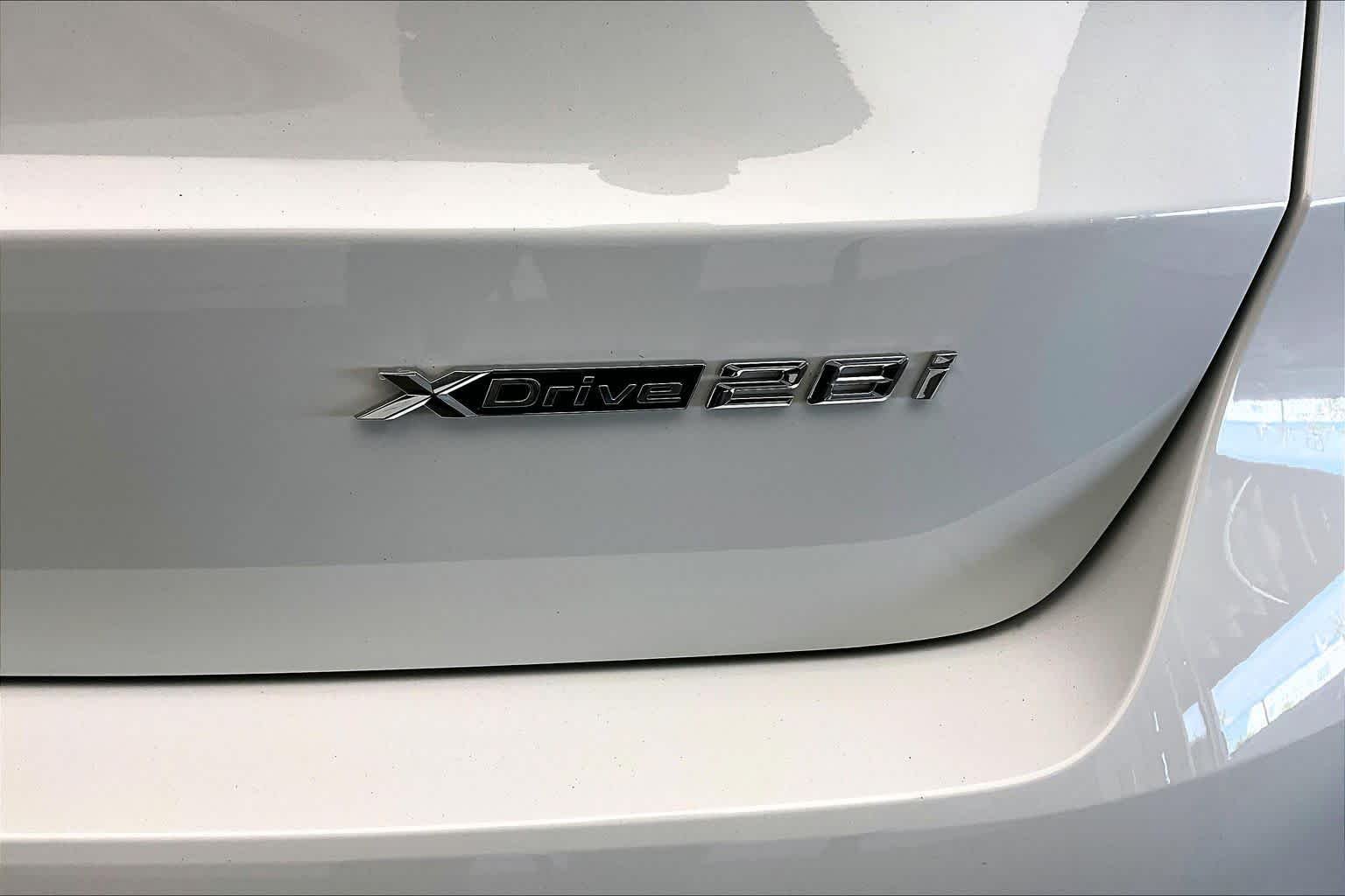 Used 2025 Alpine White BMW xDrive28i image 19