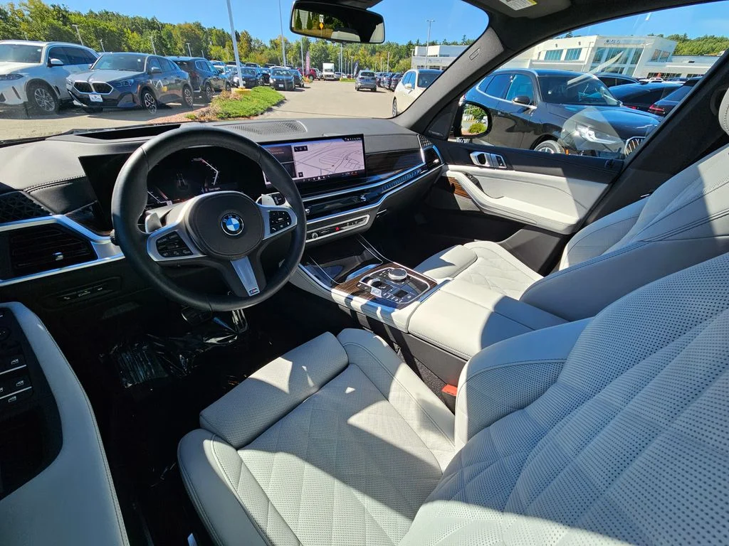 Used 2026 Black Sapphire Metallic BMW xDrive40i image 26