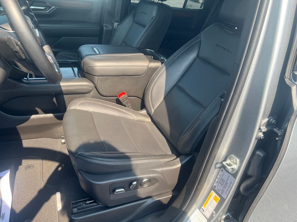 Used 2025 Silver GMC Denali image 12