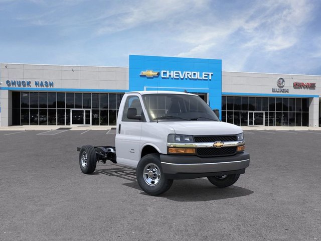 New 2025 Chevrolet Express Cutaway 3500 1WT
