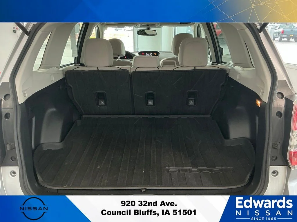 Used 2016 Silver Subaru 2.5i Premium image 9