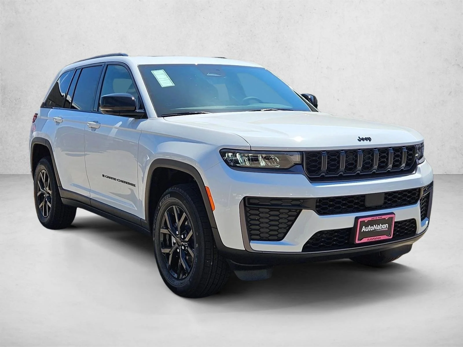 New 2026 Bright White Clearcoat Jeep Laredo Altitude image 7