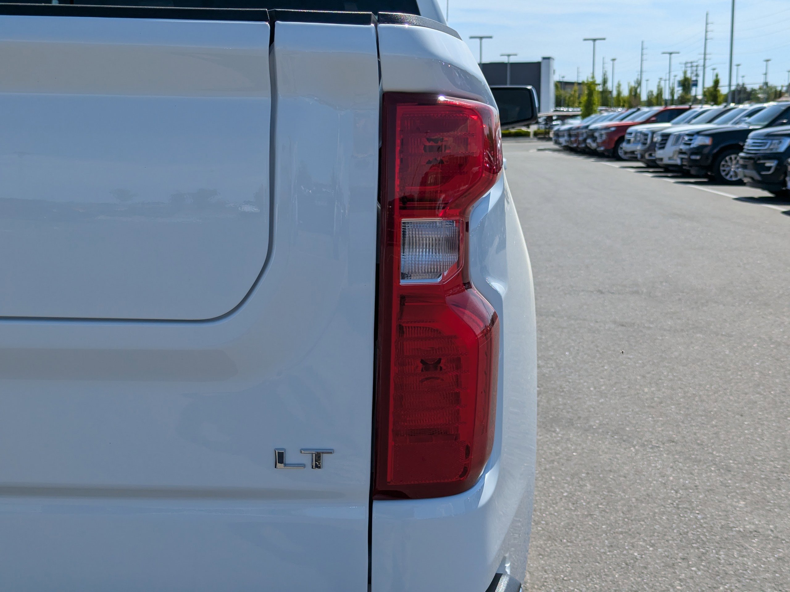 New 2025 Summit White Chevrolet LT image 44