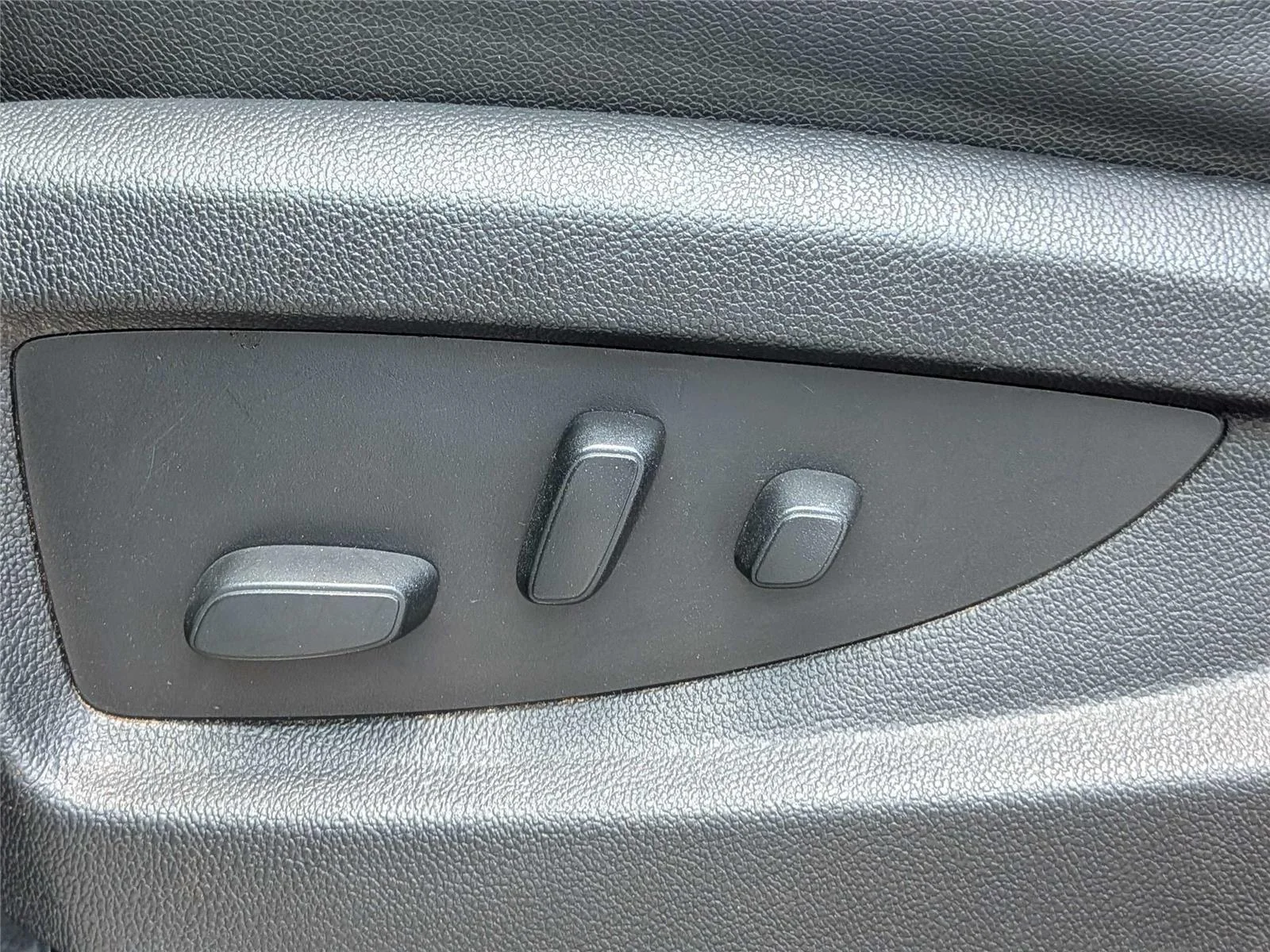 Used 2017 Black Chevrolet Premier image 20