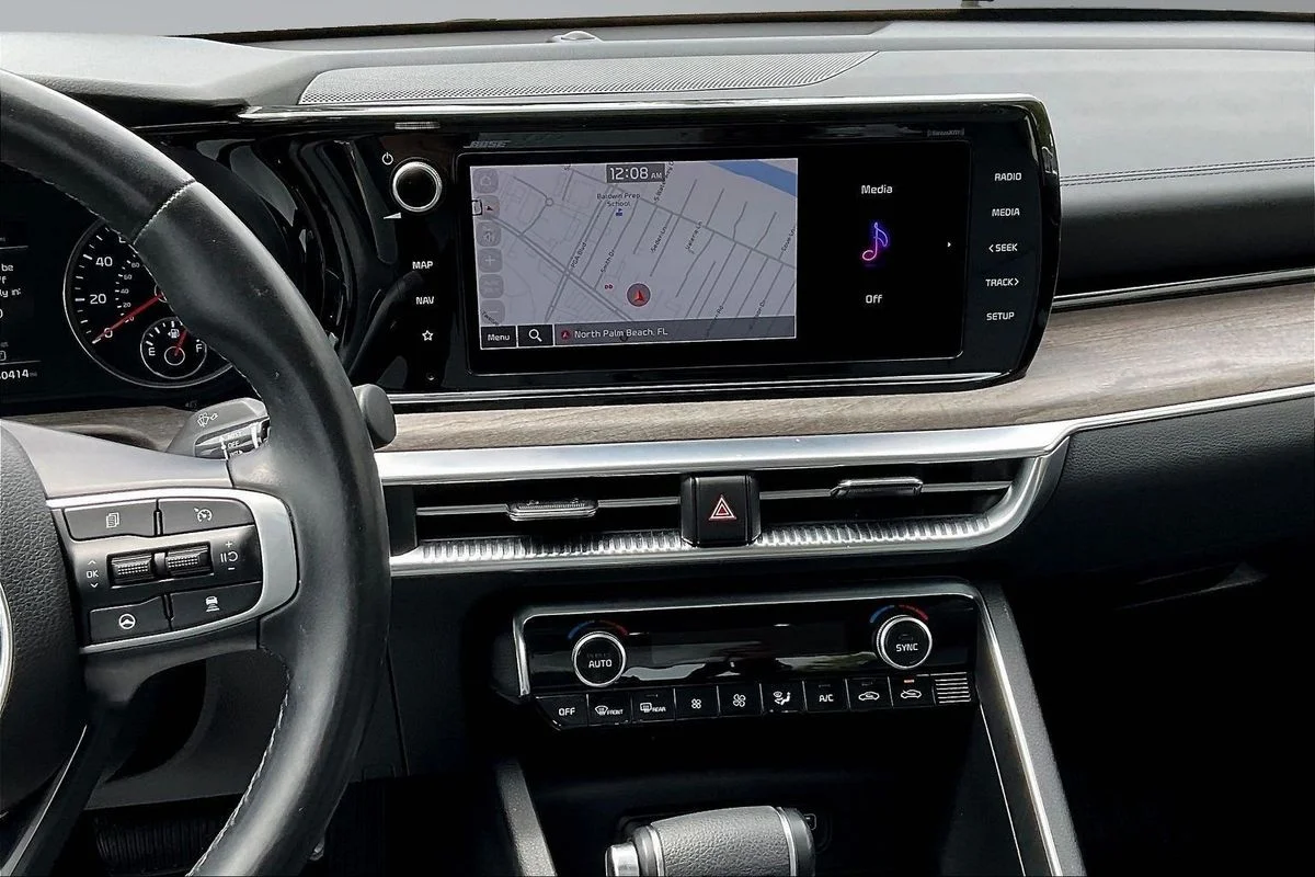 Used 2023  Kia EX image 9
