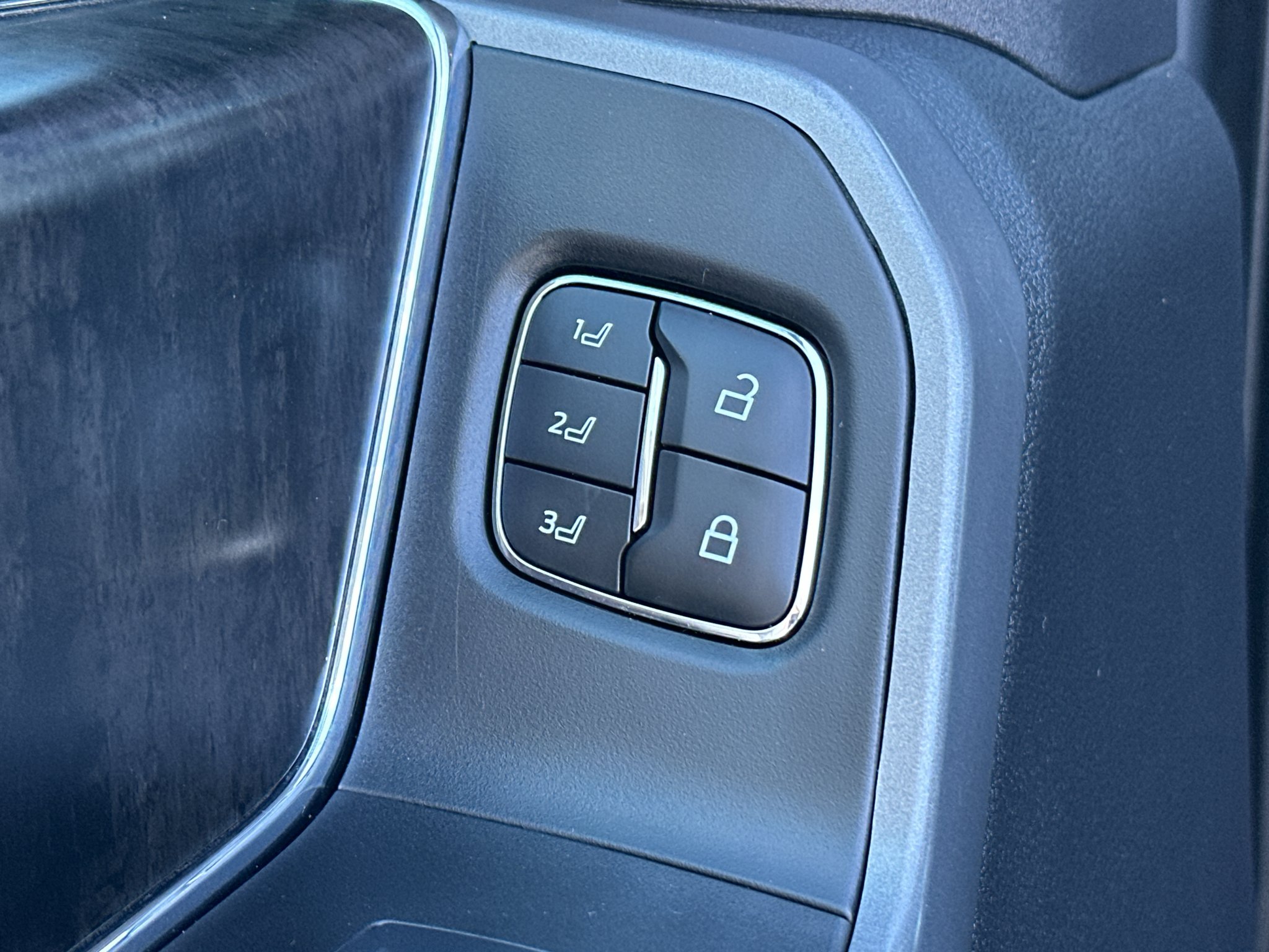 Used 2024 Glacier Gray Ford LARIAT image 18