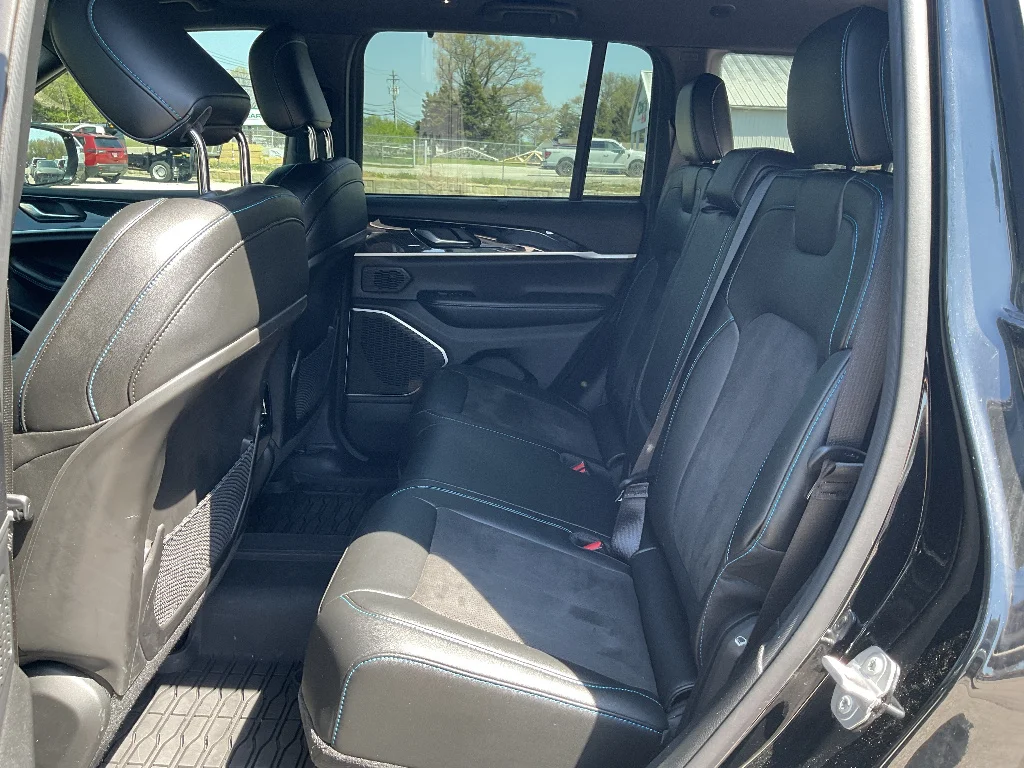 Used 2022 Diamond Black Crystal Pearl Coat Jeep Trailhawk 4xe image 9