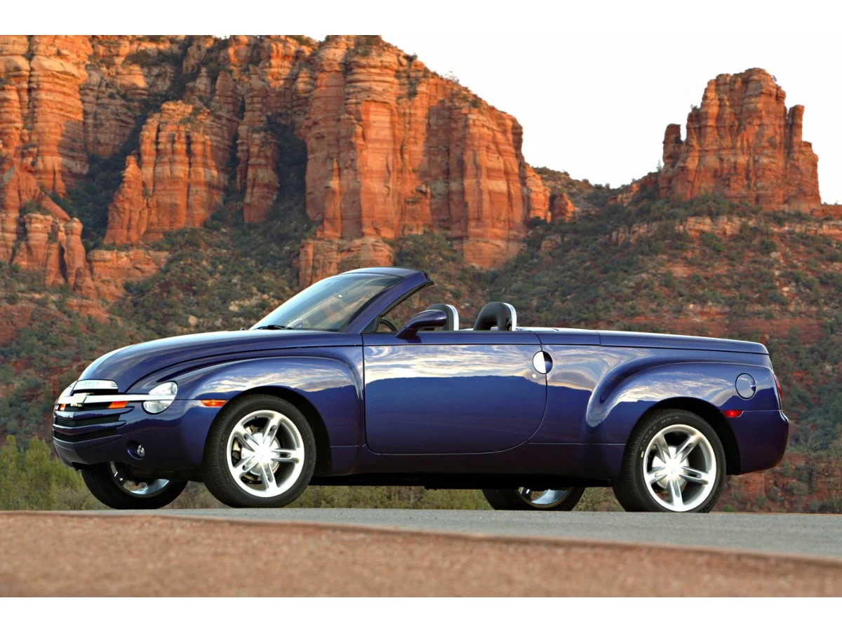 Used 2004 Red Chevrolet Base image 1