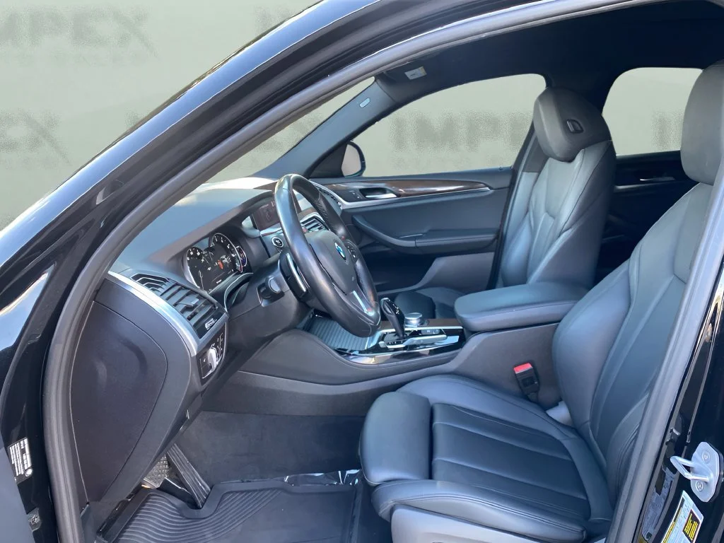 Used 2019 Black BMW xDrive30i image 9