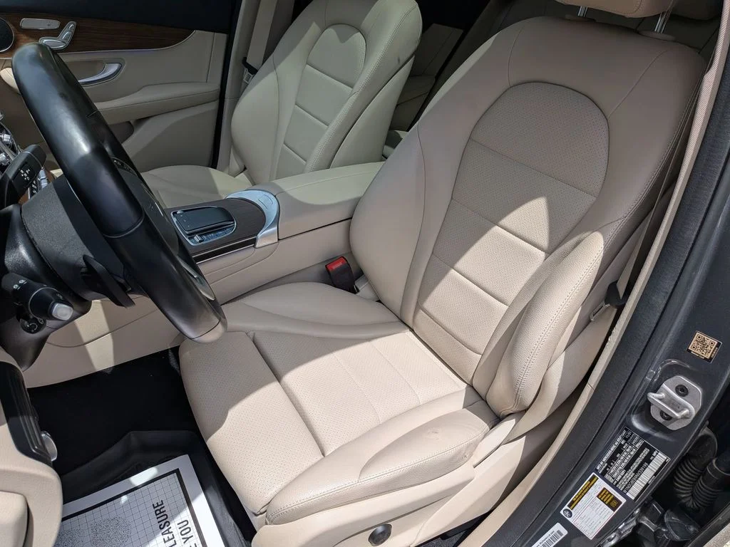 Used 2022  Mercedes-Benz GLC 300 image 13