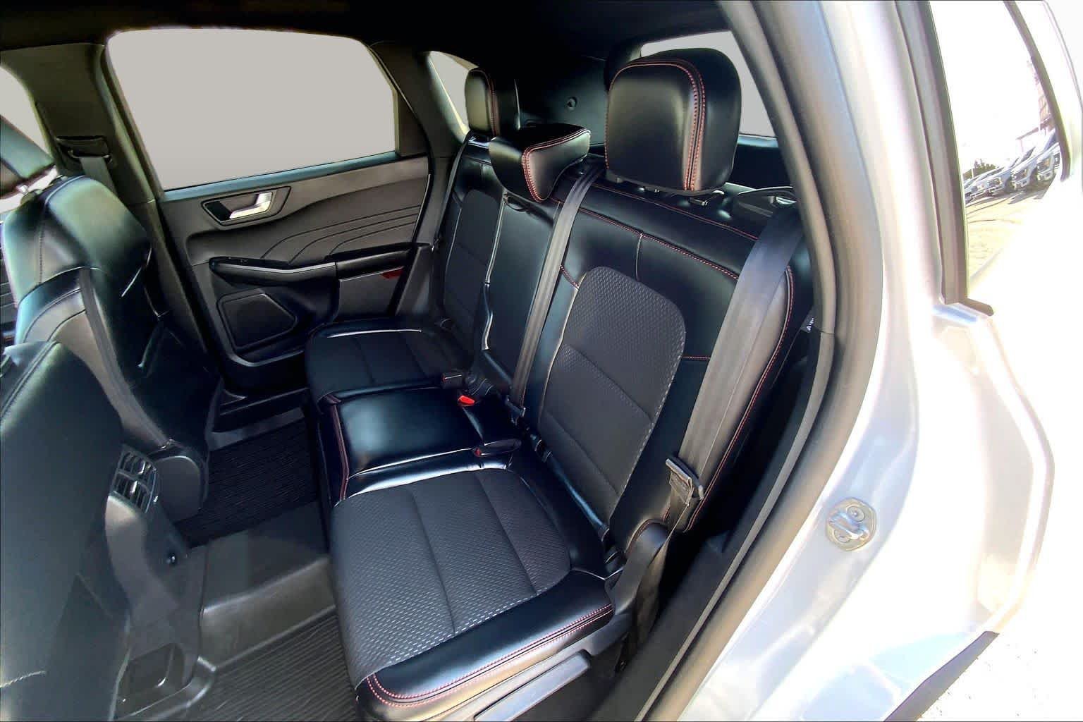 Used 2026 A3/SPACE SILVER Ford ST-Line image 18