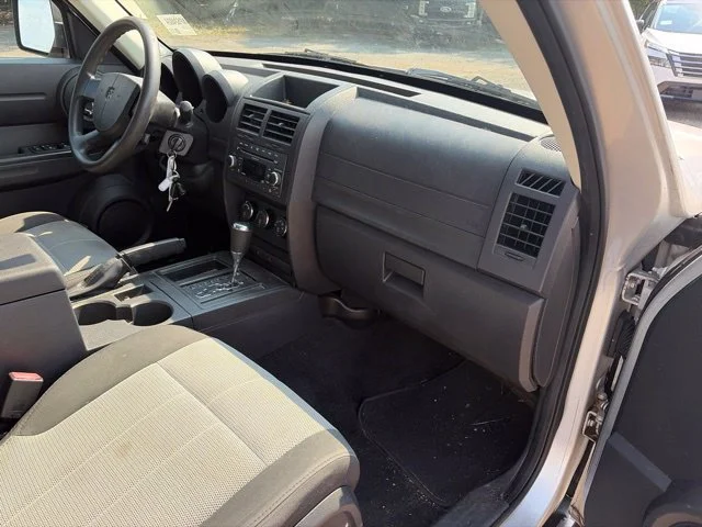 Used 2009 Silver Dodge SE image 11